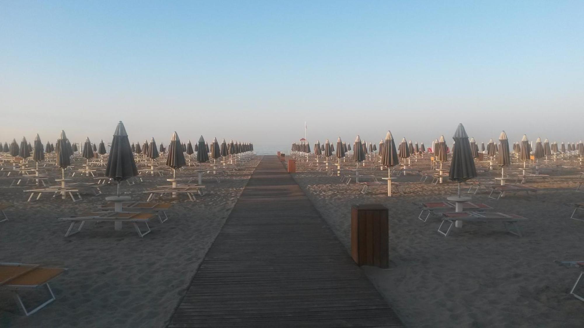 Hotel Camelia Rimini Exterior photo